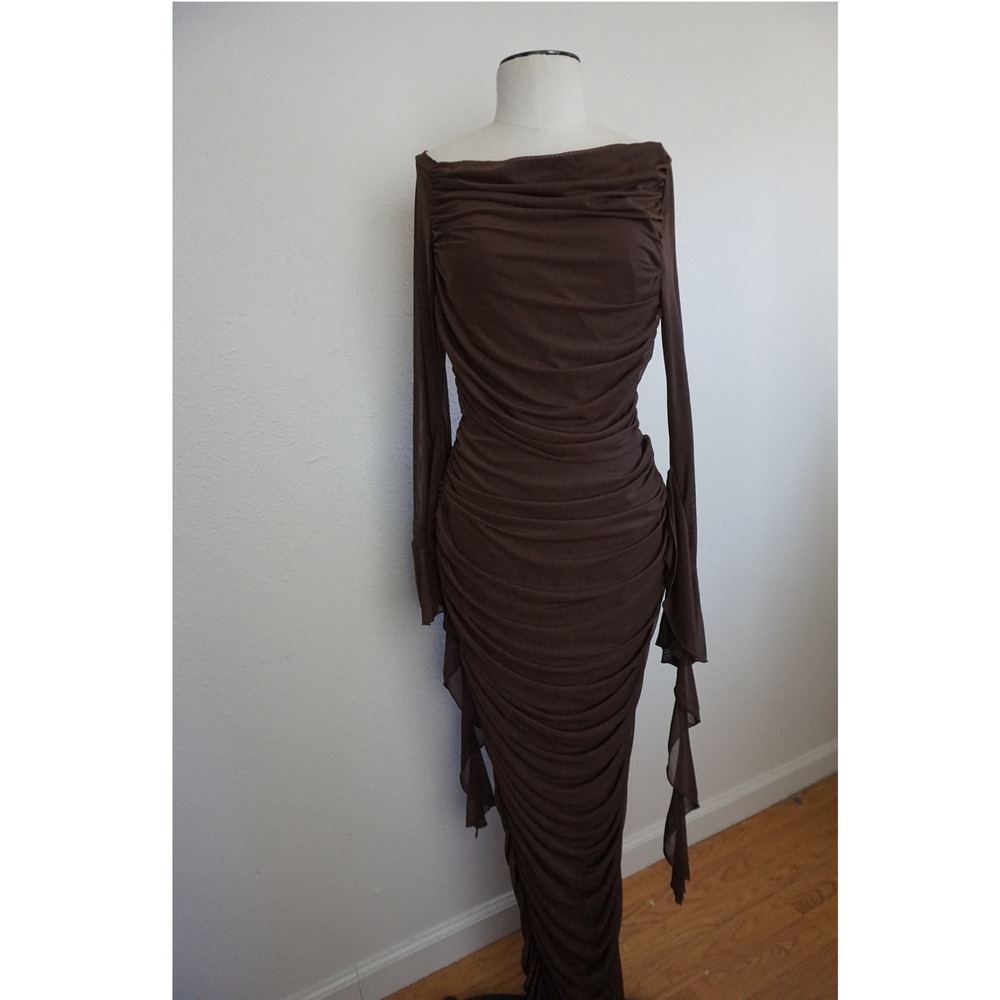 NWT FashionNova romantic Mariah Backless bodycon Maxi Dress Sultry brown M